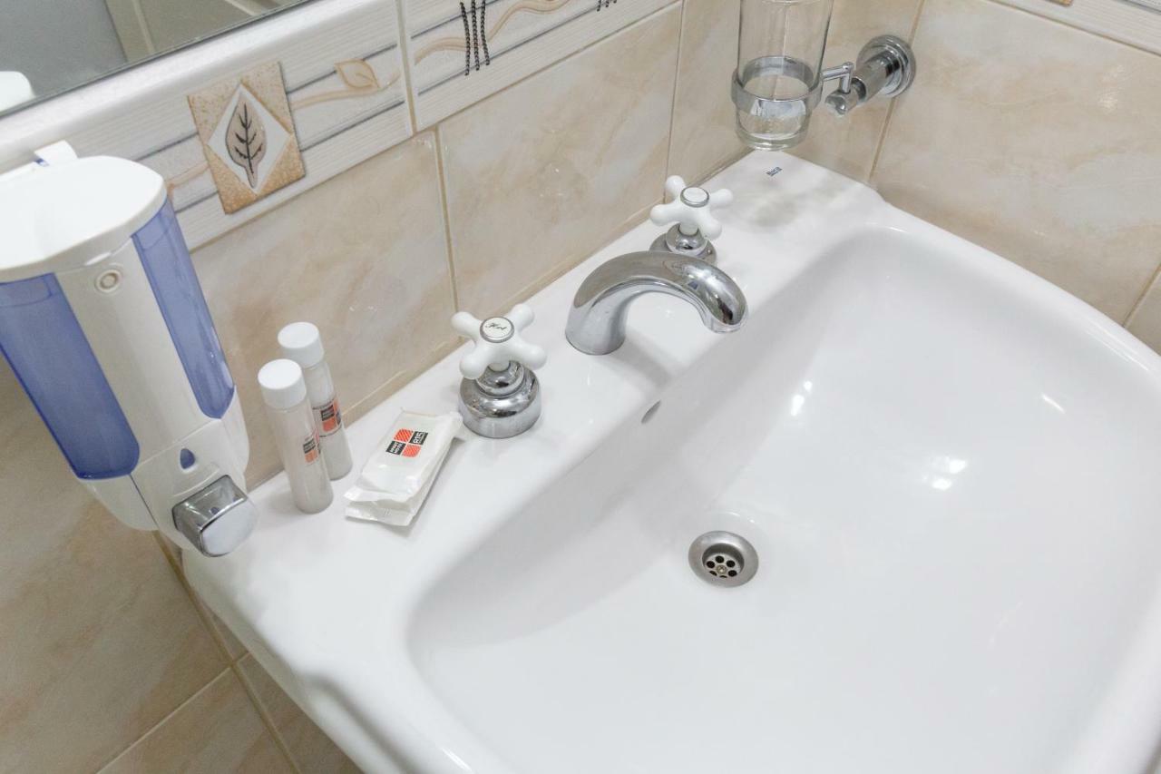 Apart Hotel Rivadavia 815 Неукен Екстер'єр фото